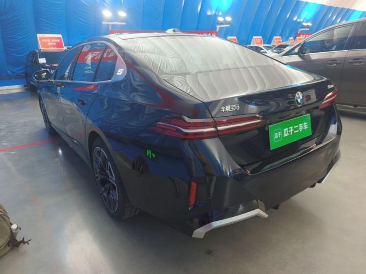 5 Series 2025 530Li Exclusive M Sport Package photo 4