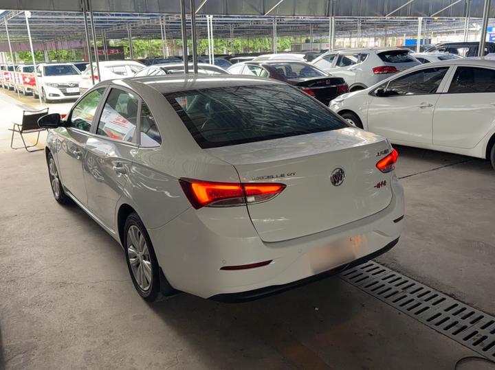 Excelle 2021 Facelift Classic 1.5L AT Elite photo 4