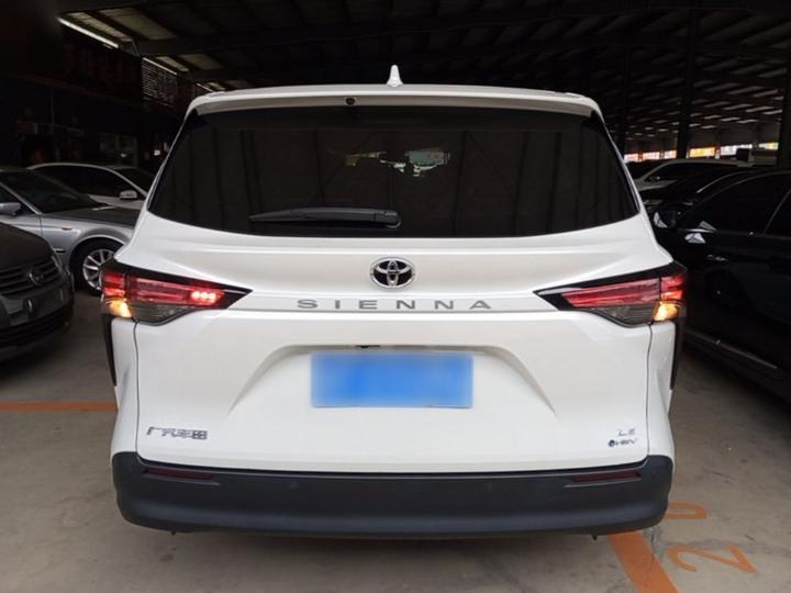 Sienna 2024 2.5L Hybrid Comfort photo 3