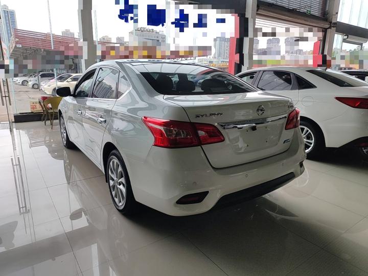 Sylphy 2018 1.6XV CVT Exclusive photo 4
