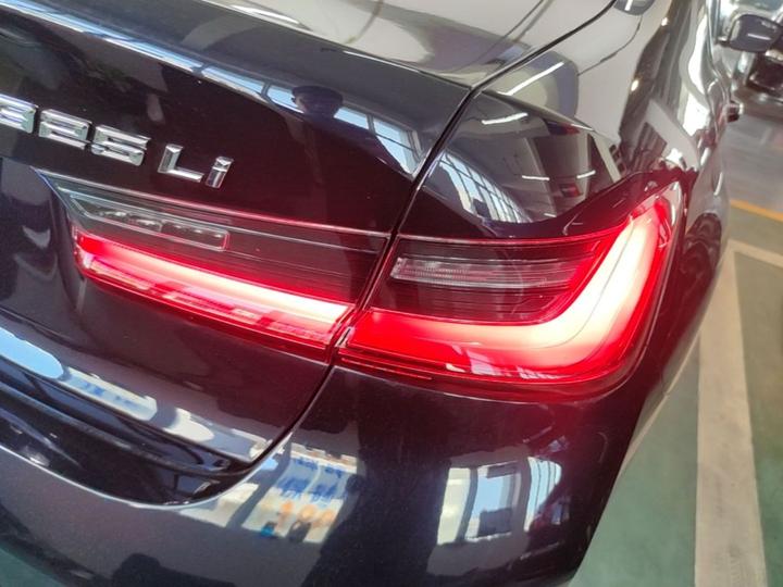 3 Series 2026 325Li M Sport Package photo 7