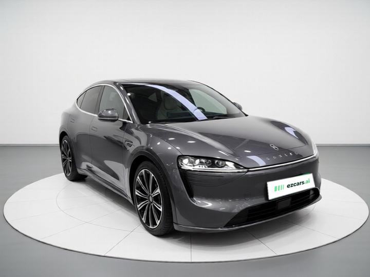 HIMA Luxeed R7 2025 EREV 251km Max photo 3