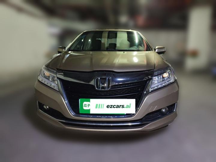 Crider 2016 1.8L CVT Luxury photo 2