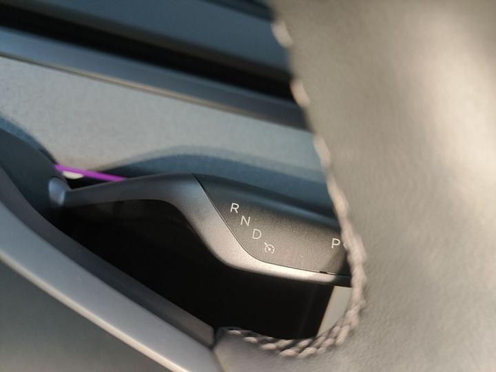 Model Y 2024 RWD photo 5