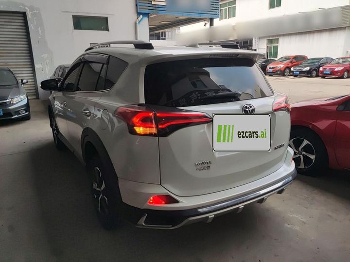 RAV4 2018 2.0L CVT RWD X photo 4