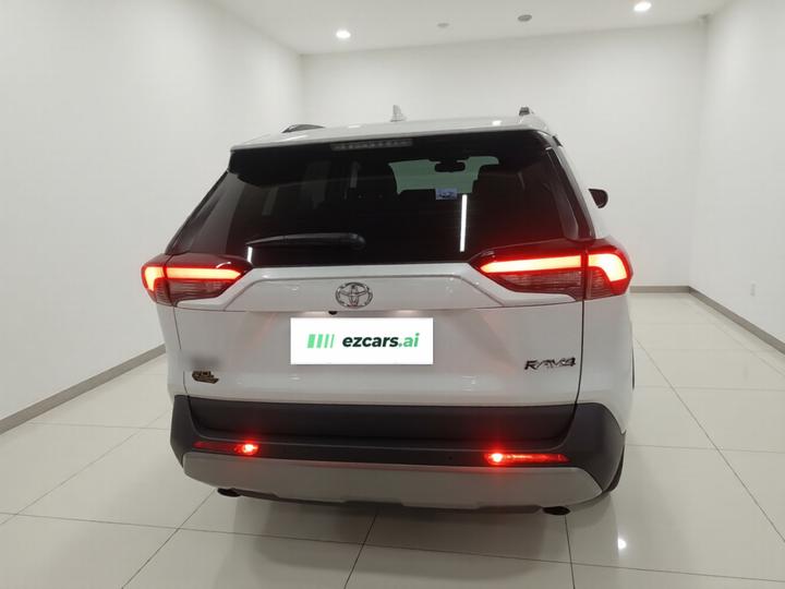 RAV4 2023 2.0L CVT RWD 20 Platinum Anniversary Edition photo 3