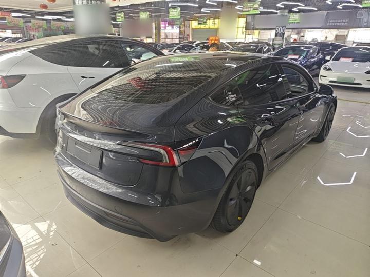 Model 3 2023 RWD photo 4