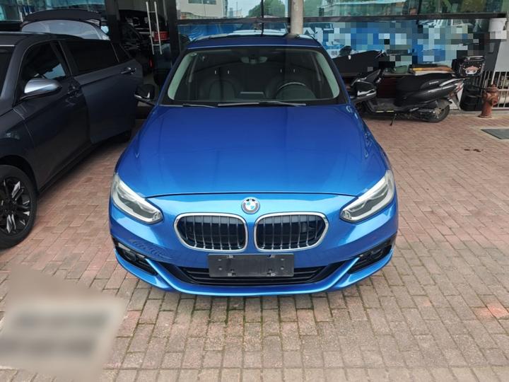 1 Series 2017 118i Sport photo 2