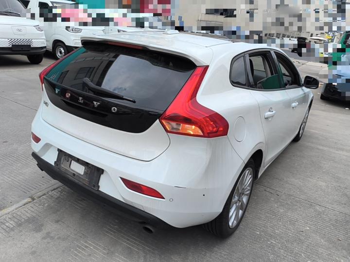 V40 2015 1.6T photo 4