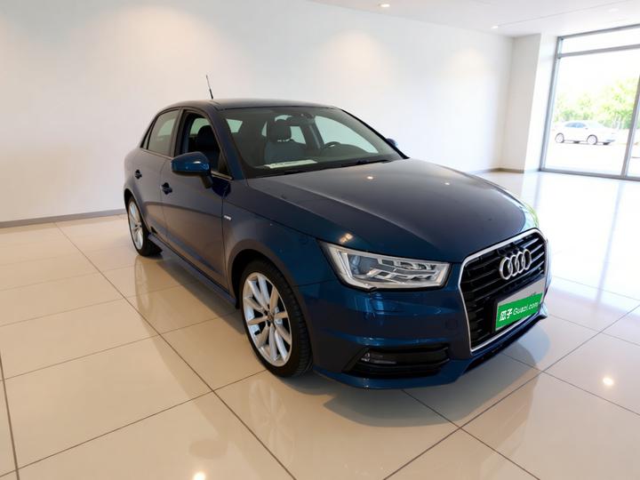 A1 2018 30 TFSI Collection photo 3