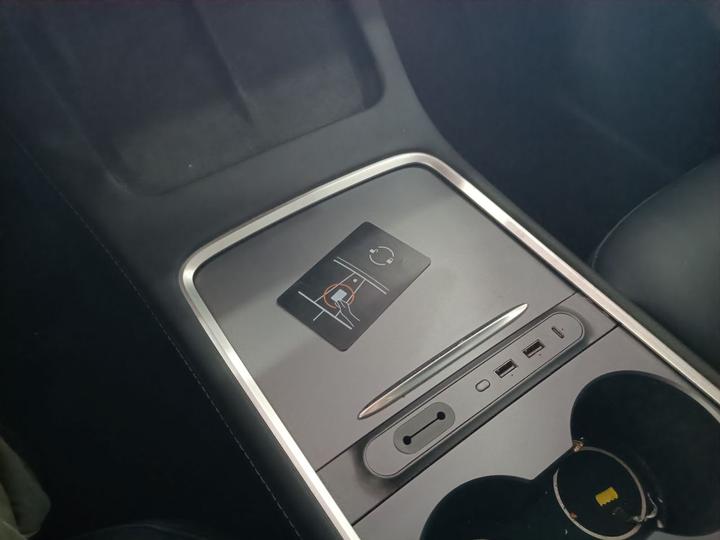 Model Y 2024 RWD photo 8