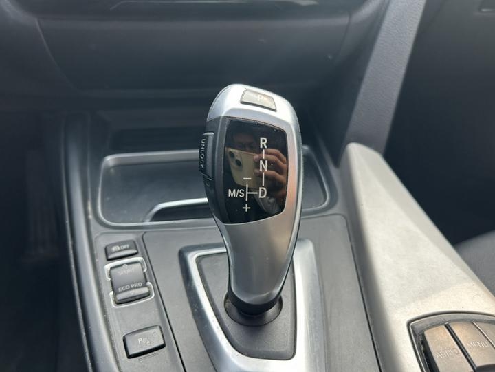 3 Series 2016 320Li Progressive photo 5