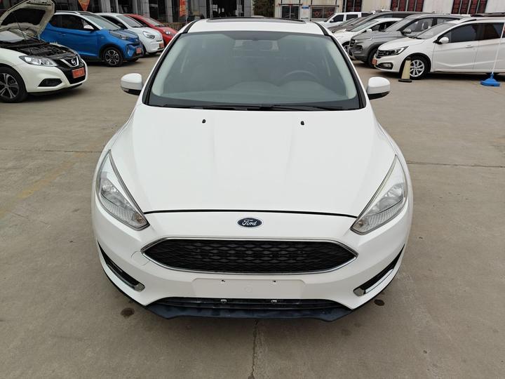 Focus 2015 Hatchback 1.6L AT photo 2
