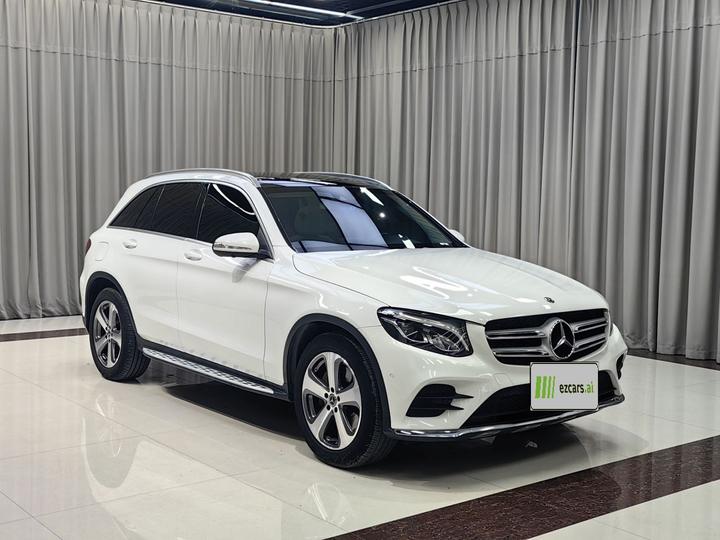 GLC 2017 GLC 260 4MATIC Luxury photo 4