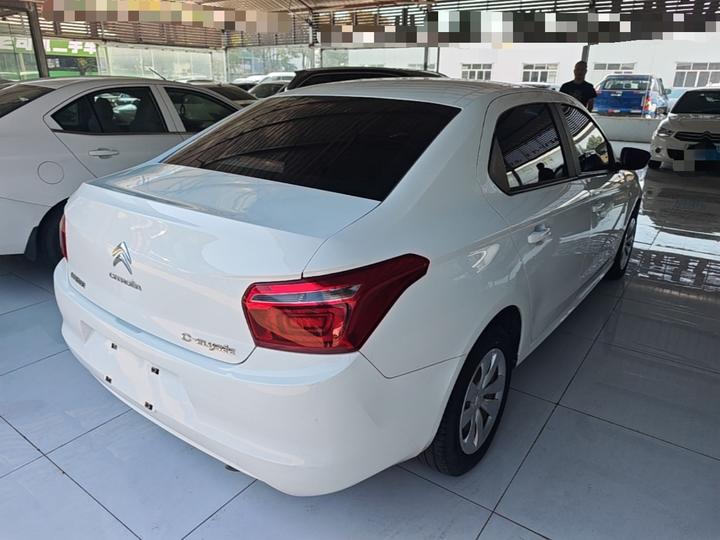 2018 Facelift 1.6L MT Fashion photo 4