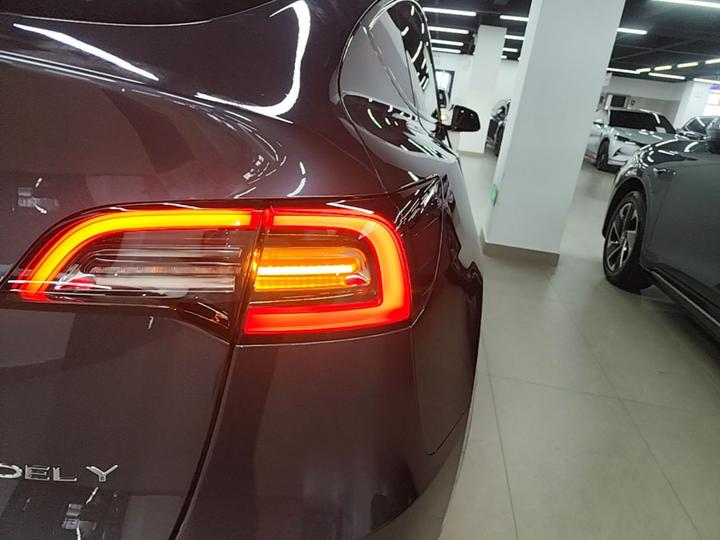 Model Y 2021 Long Range AWD photo 7