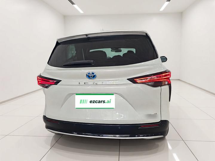 Sienna 2024 2.5L Hybrid Premium photo 5
