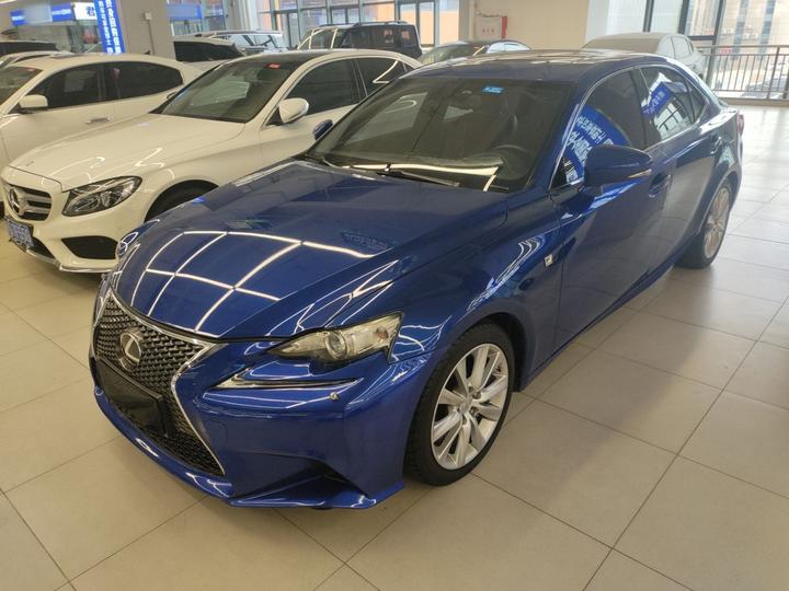 IS 2015 200t F SPORT