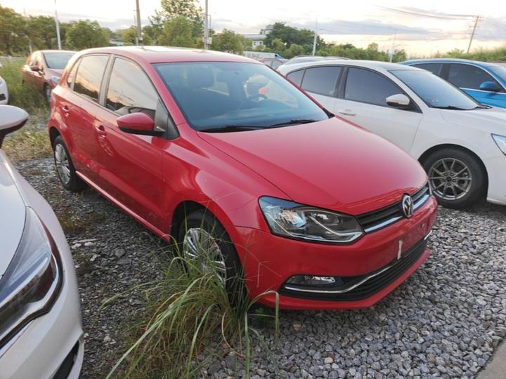 Polo 2016 1.6L AT Comfort photo 3