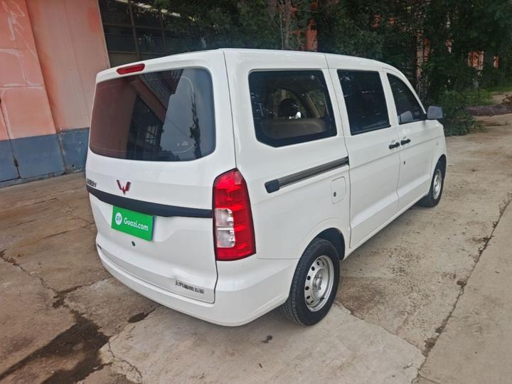 Wuling Hongguang V 2022 1.5L LAR photo 4