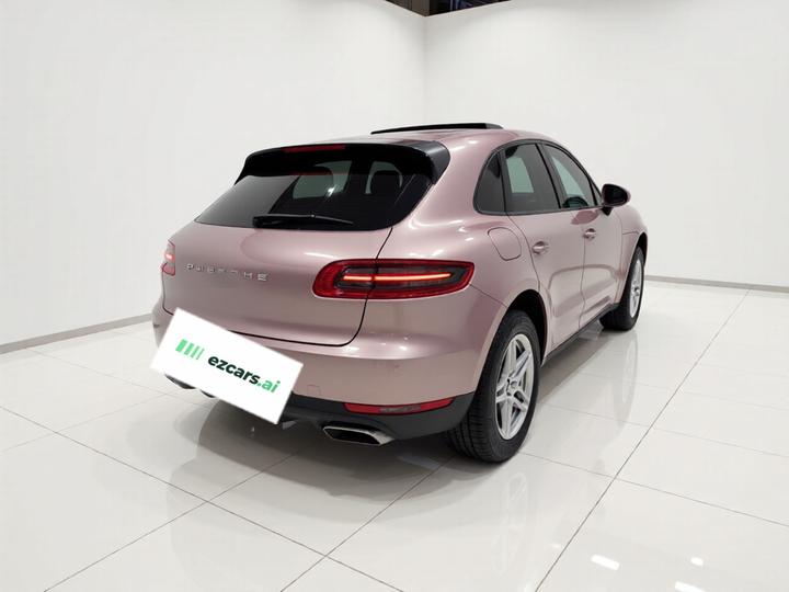 2017 Macan 2.0T photo 6