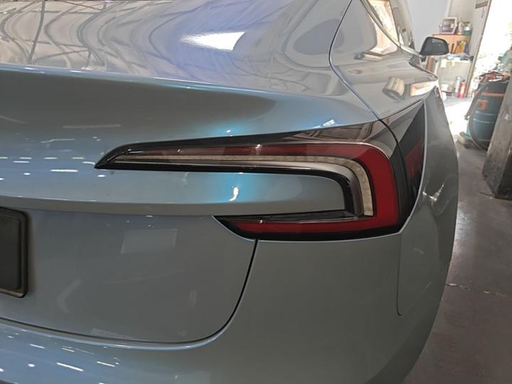 Model 3 2023 RWD photo 7