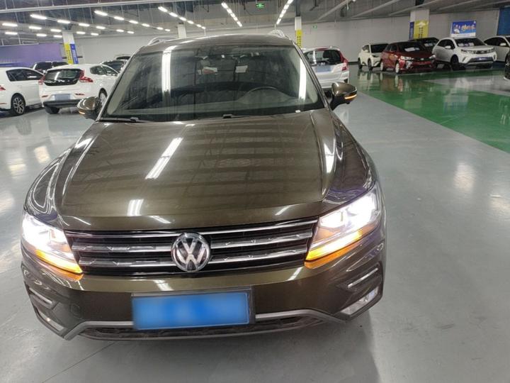 Tiguan L 2018 Facelift 330TSI AT RWD Luxury photo 2