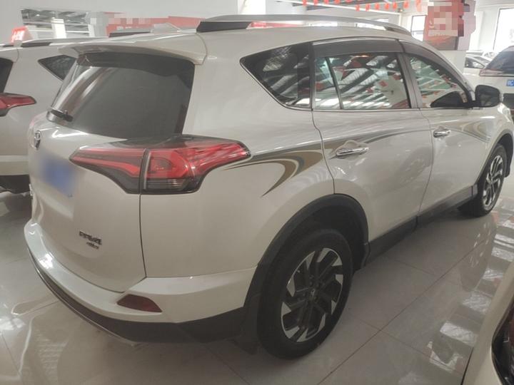 RAV4 2016 2.5L AT AWD Elite photo 4