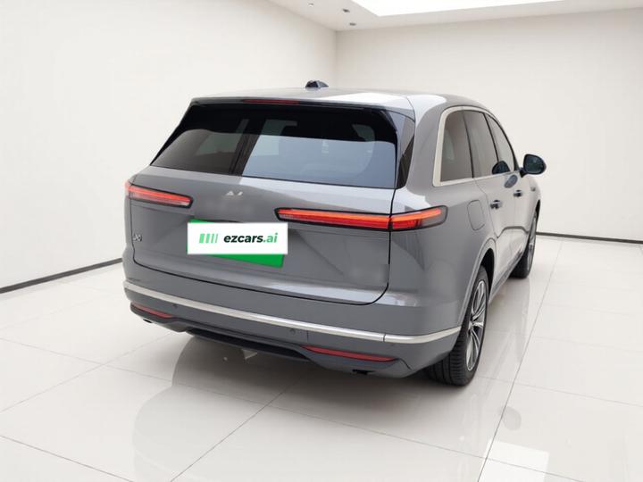 L90 2025 Max 6-Seater 60 photo 4