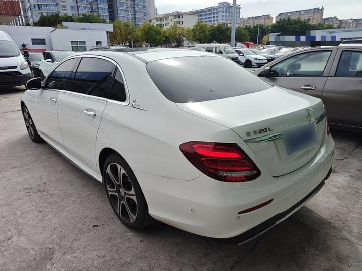 E-Class 2017 E 320 L Sport 4MATIC photo 4