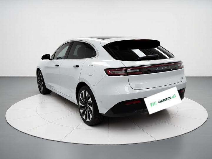 HIMA AITO M5 2022 EREV AWD Performance photo 4