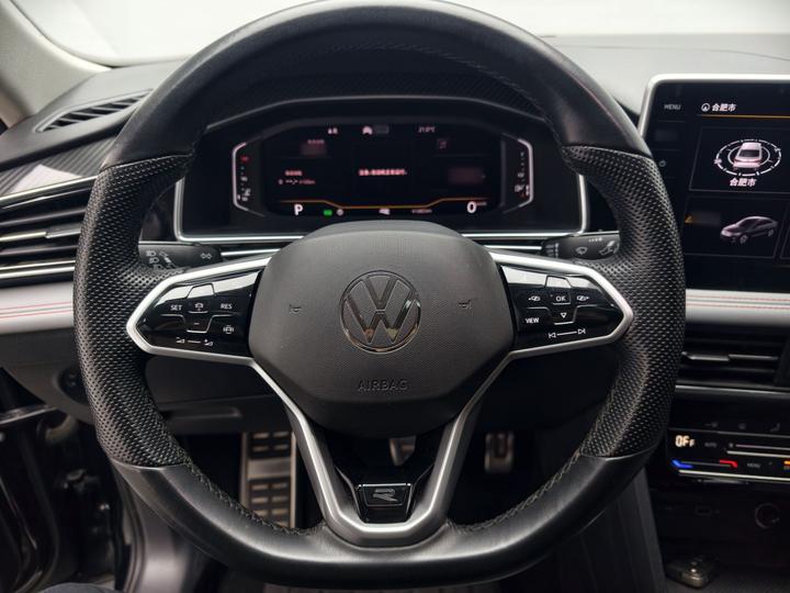 Tiguan X 2021 330TSI RWD photo 2