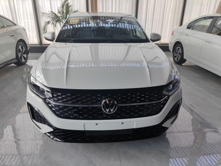 Lavida 2024 1.5L AT photo 2