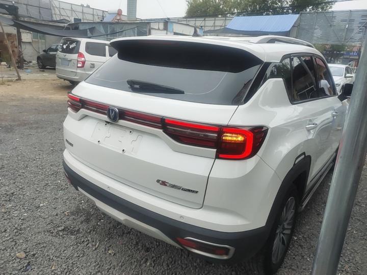 CS35PLUS 2019 1.6L AT photo 6
