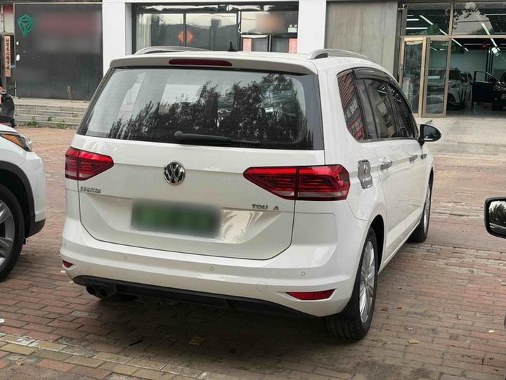 2018 L 280TSI DSG 7-Seater photo 6