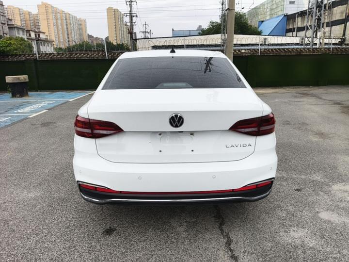 Lavida 2024 1.5L AT photo 3