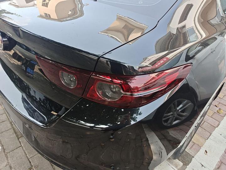 3 Axela 2023 2.0L AT photo 7