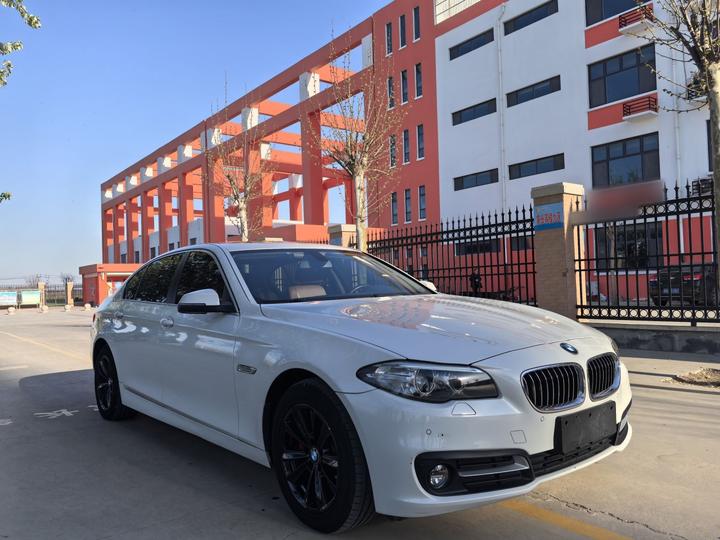 5 Series 2017 520Li photo 3