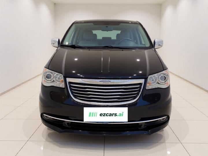 Chrysler Imported 2013 3.6L Luxury photo 2