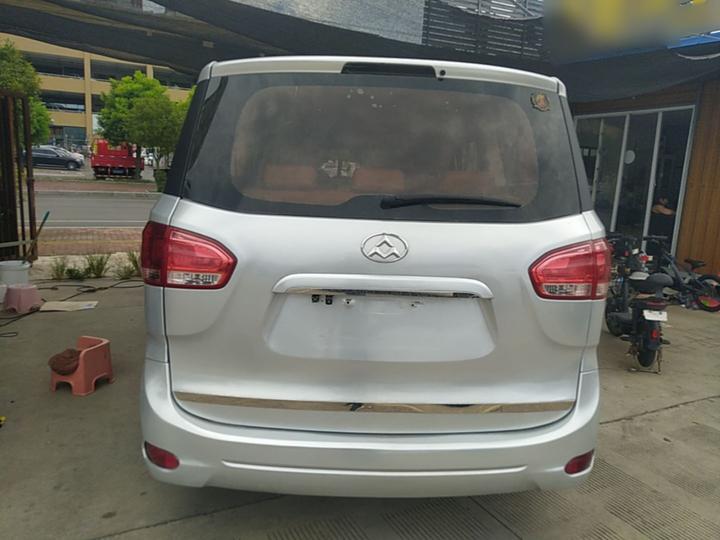 MAXUS G10 2014 2.0T AT Elite photo 3