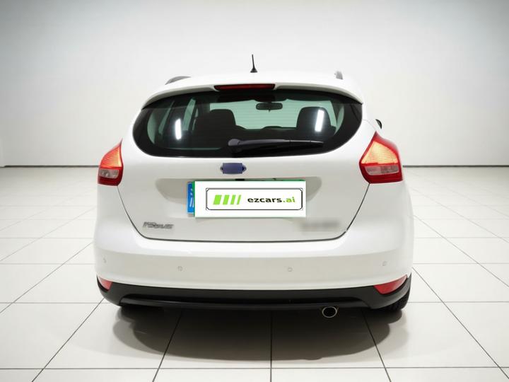 Focus 2015 Hatchback 1.6L AT Comfort photo 5
