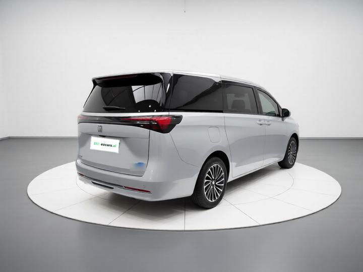 GL8 EV 2025 Exclusive photo 4