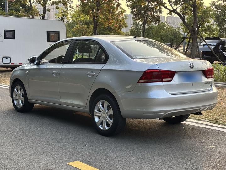 Santana 2015 1.6L AT photo 4