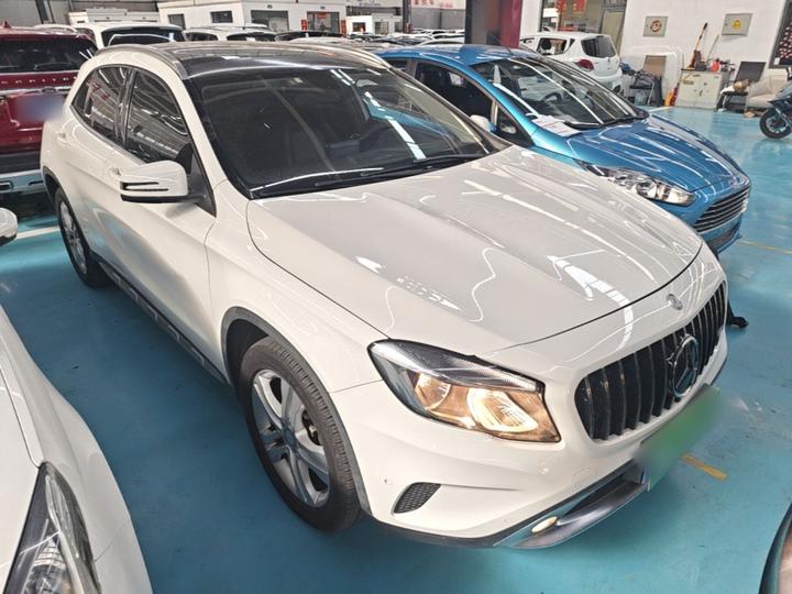 GLA 2015 GLA 200 Dynamic photo 3