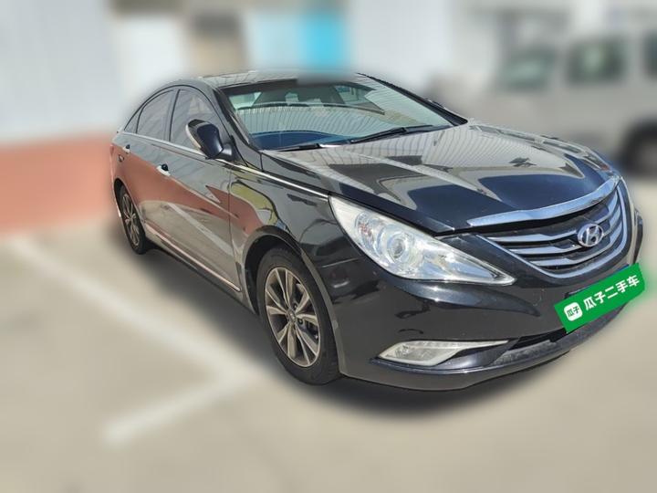Sonata 2015 Classic 2.0L AT Luxury photo 3
