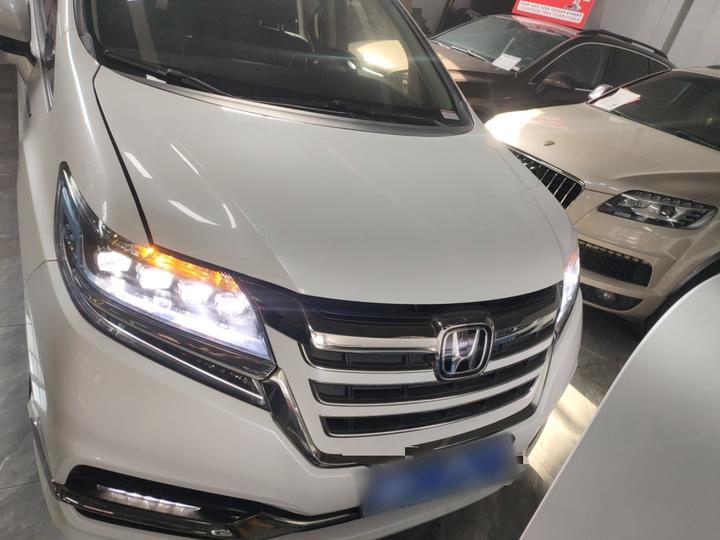 Elysion 2019 2.0L Hybrid Luxury photo 2