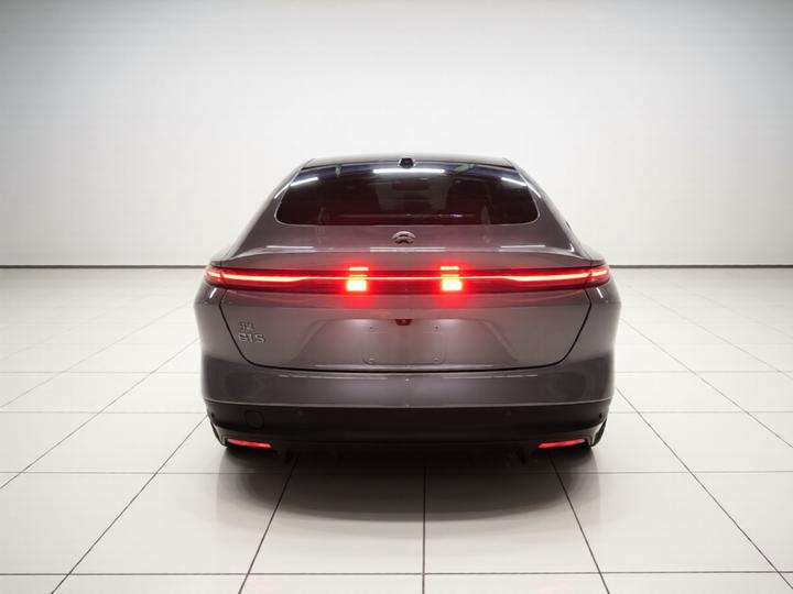ET5 2022 75kWh photo 3