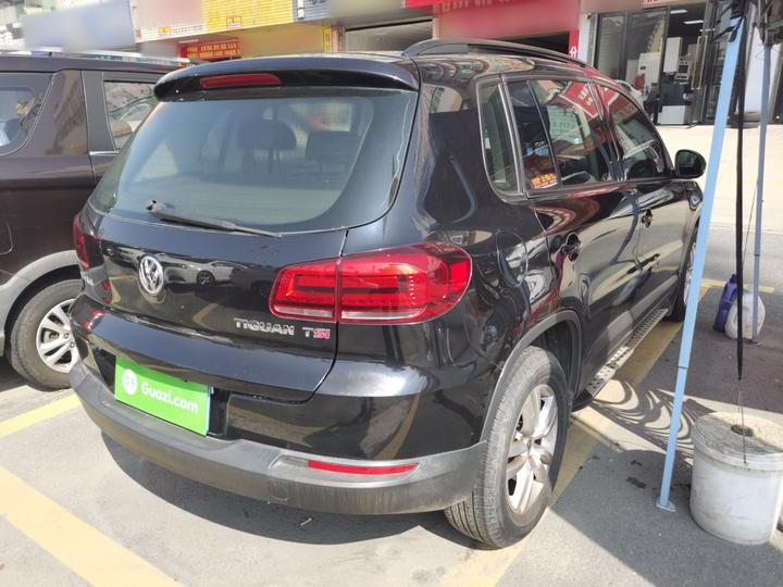 Tiguan 2015 1.8TSI AT RWD photo 4