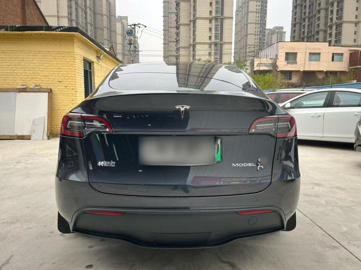 Model Y 2024 RWD photo 5