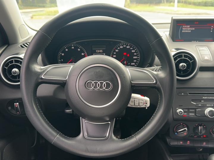 A1 2014 30 TFSI Sportback Tech photo 7